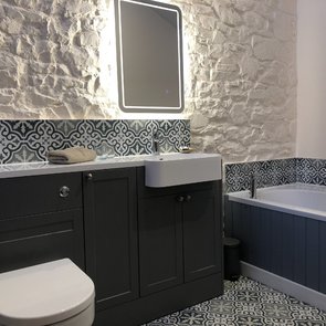 East Cottage Bathroom 1