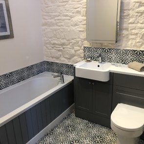 East Cottage Bathroom 2